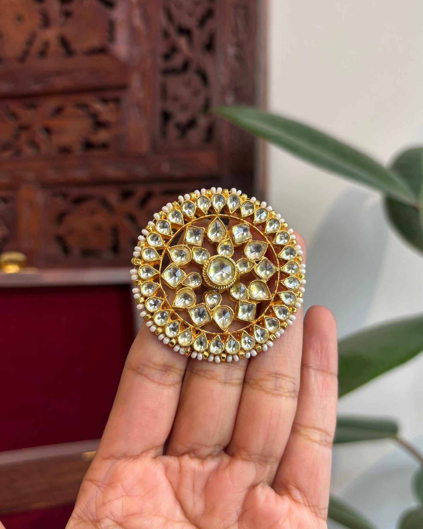 Intricate Floral Round Jadau Kundan Pendant | HA215