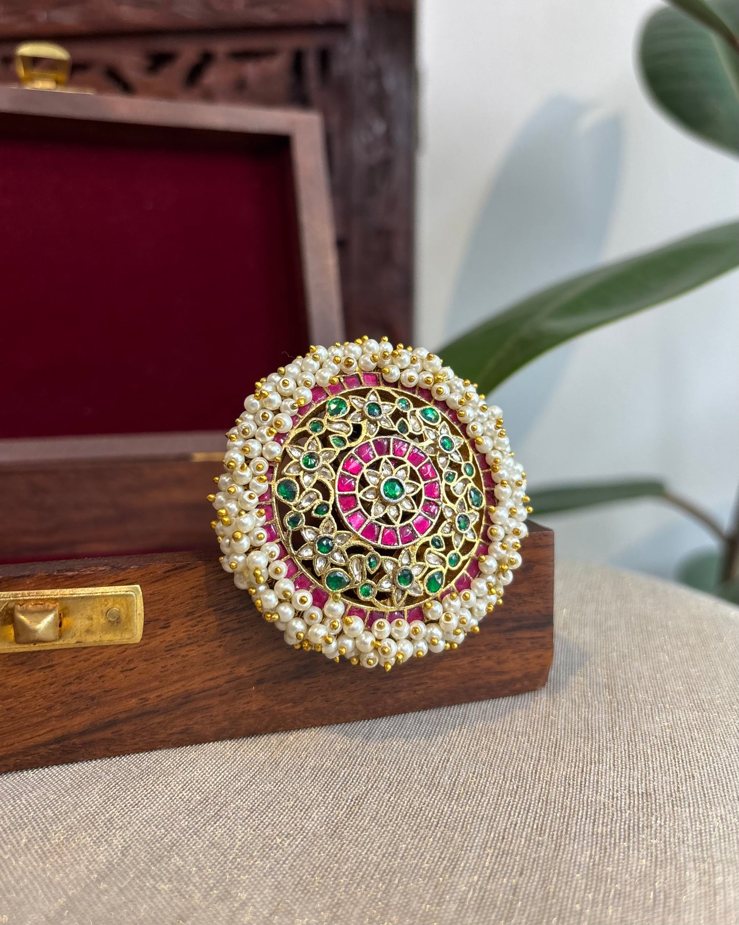 Intricate Floral Round Jadau Kundan Pendant | HA233
