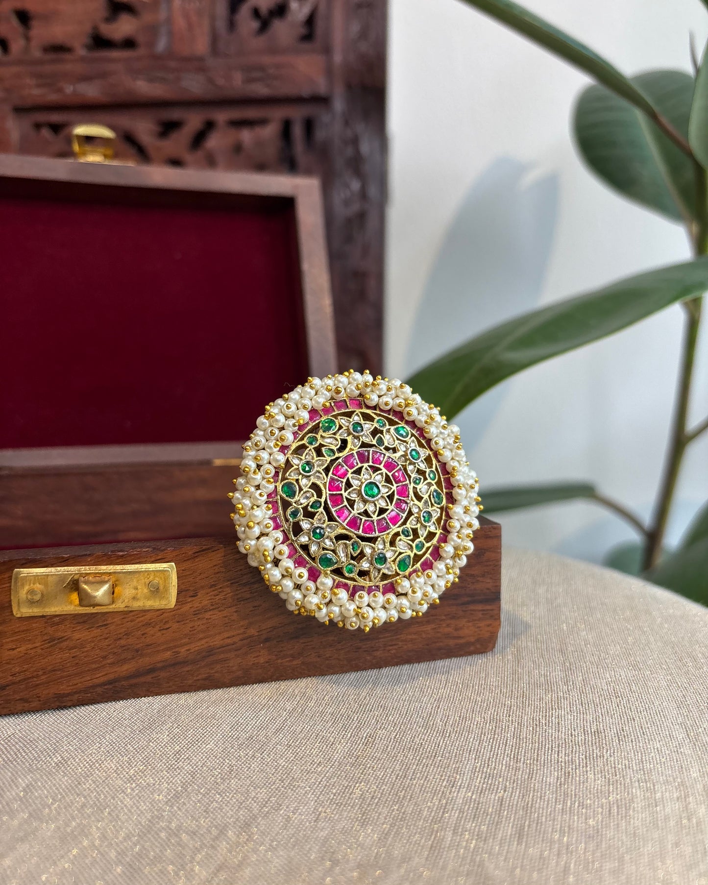 Intricate Floral Round Jadau Kundan Pendant | HA233