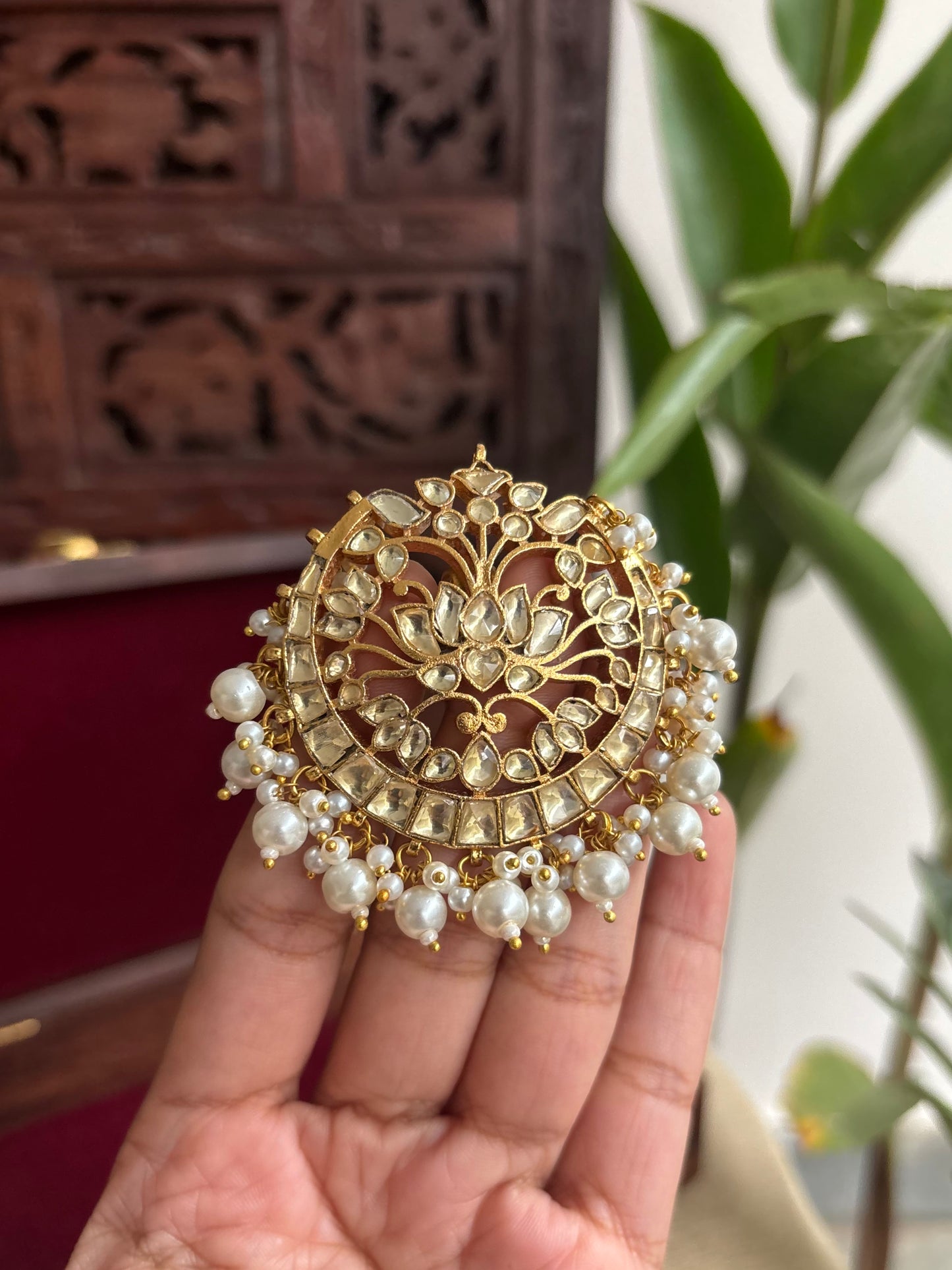 Intricate Lotus Floral Round Jadau Kundan Pendant | HA171