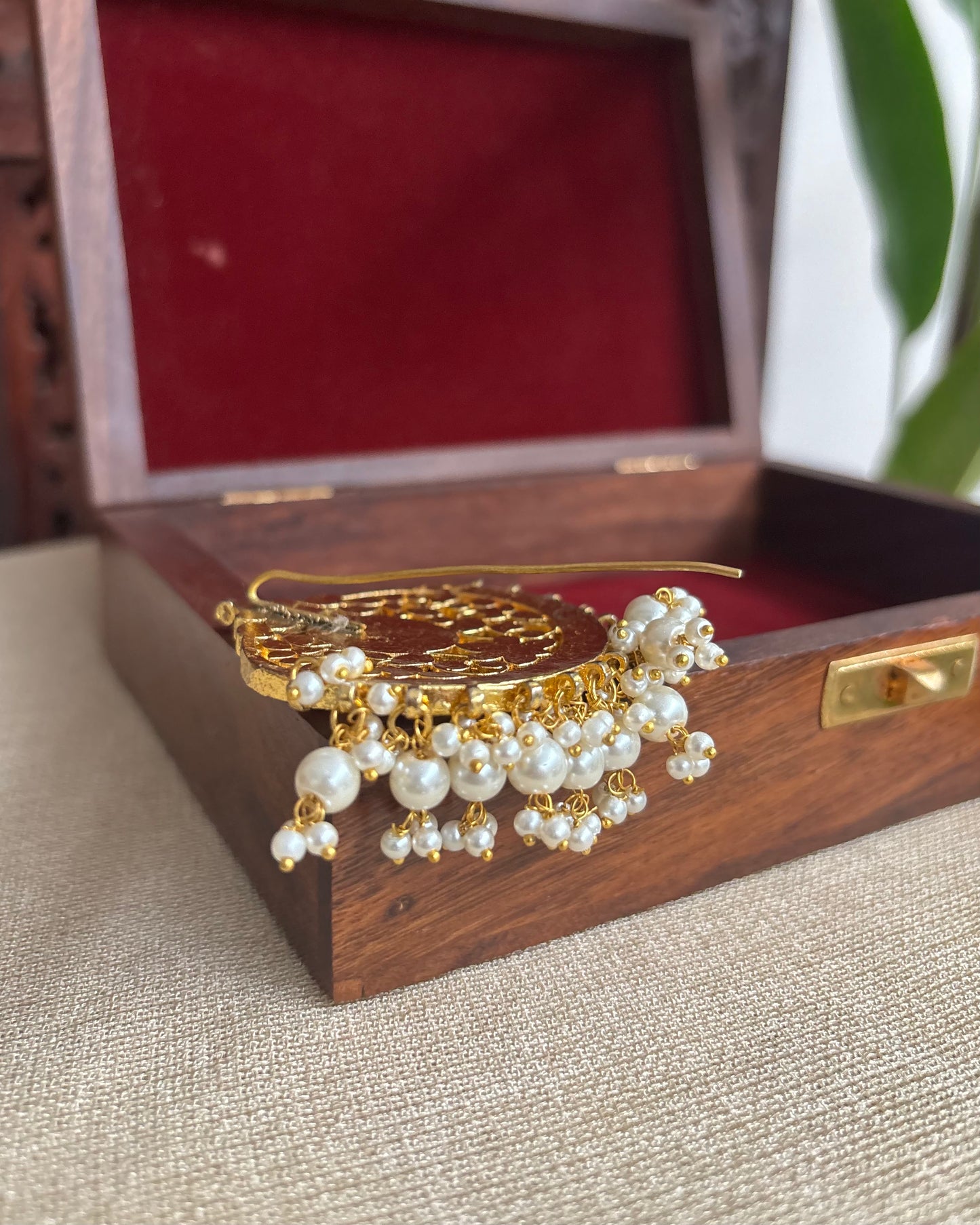 Intricate Floral Round Jadau Kundan Pendant | HA179