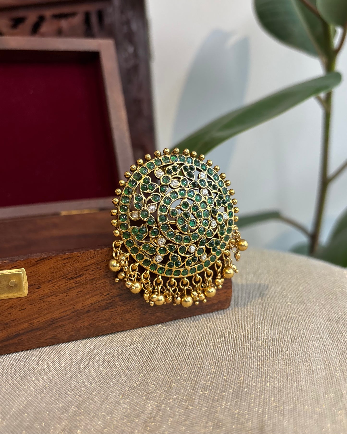 Kemp Peacock Round Hair Pendant – Traditional Bridal Hair Jewellery | HA222
