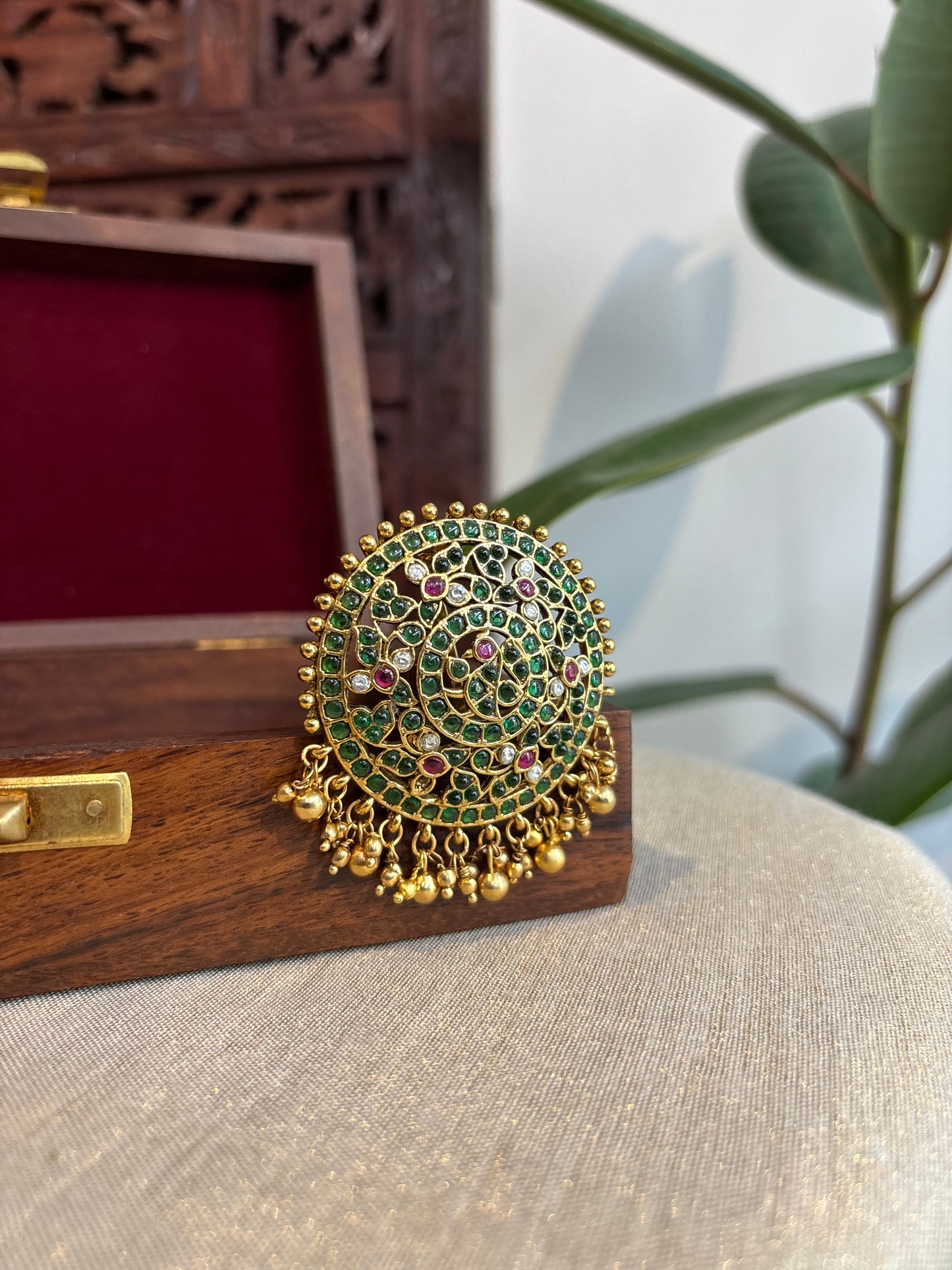 Kemp Peacock Round Hair Pendant – Traditional Bridal Hair Jewellery | HA223