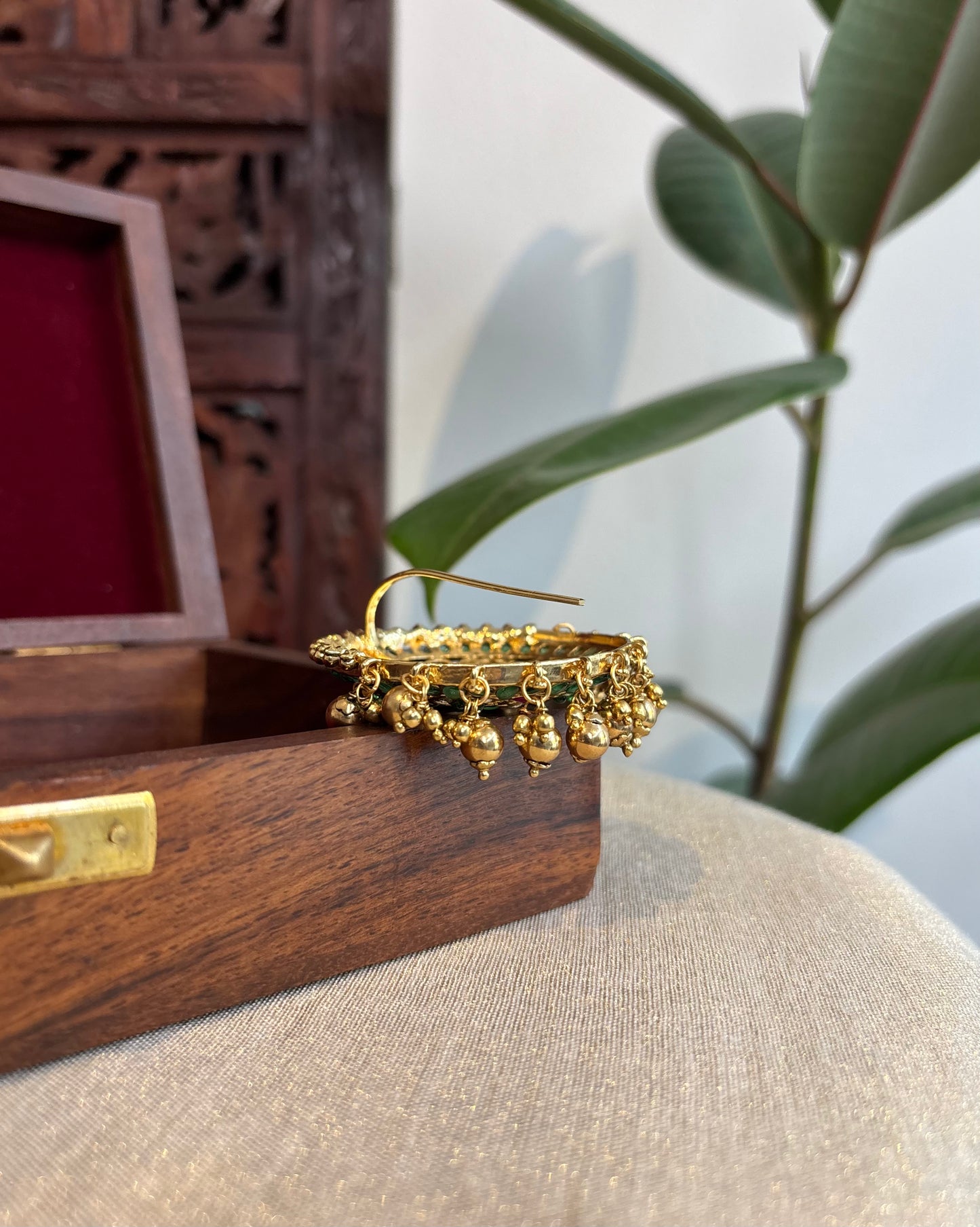 Kemp Floral Round Hair Pendant – Traditional Bridal Hair Jewellery | HA224