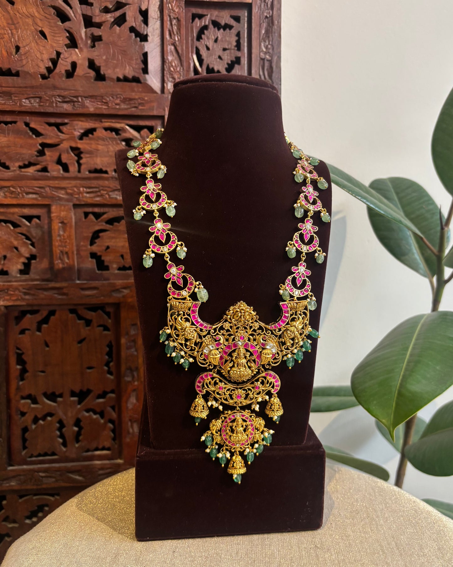 Lakshmi Haram – Antique Lakshmi Centrepiece with Jadau Kundan Floral Chain & Matching Earrings| NC282
