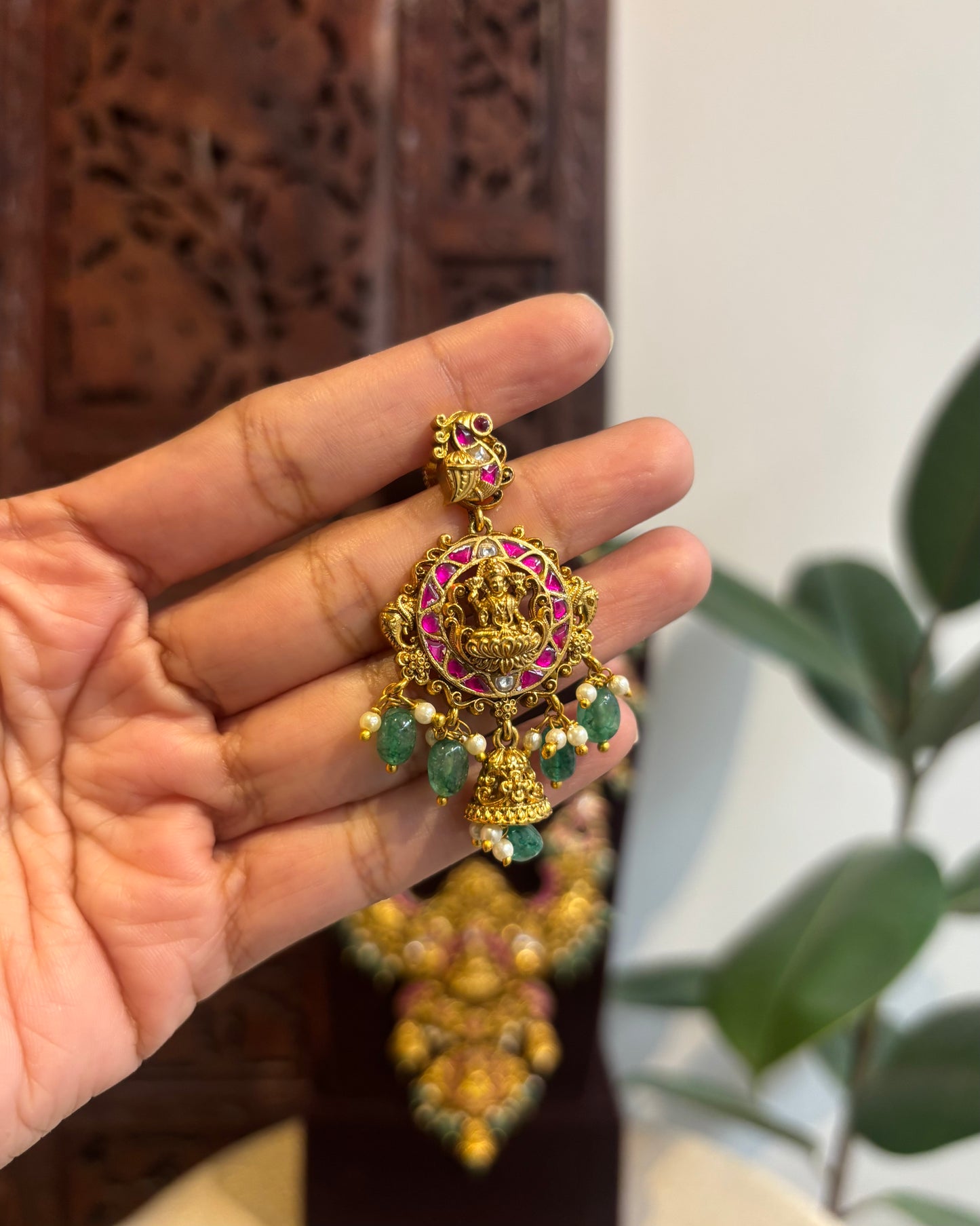 Lakshmi Haram – Antique Lakshmi Centrepiece with Jadau Kundan Floral Chain & Matching Earrings| NC282