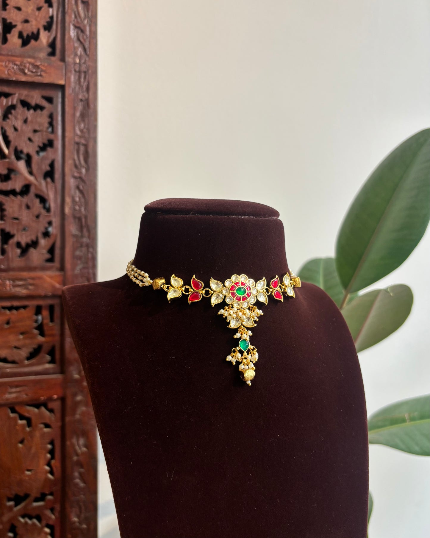 The Garland – Antique Floral Choker | Varna Edit | NC283