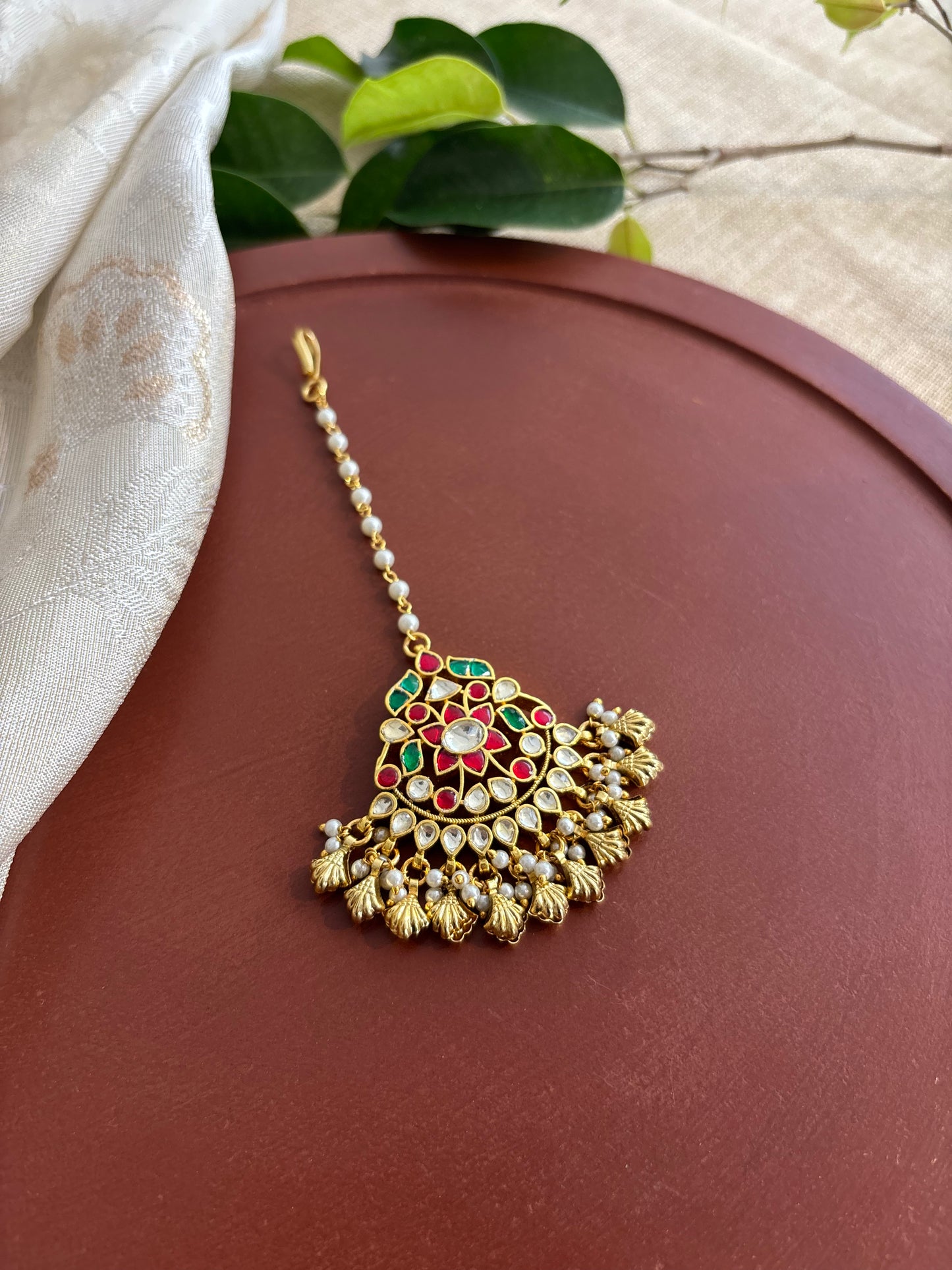 Minimal Kundan Maang Tikka with Pearl Chain | MT166