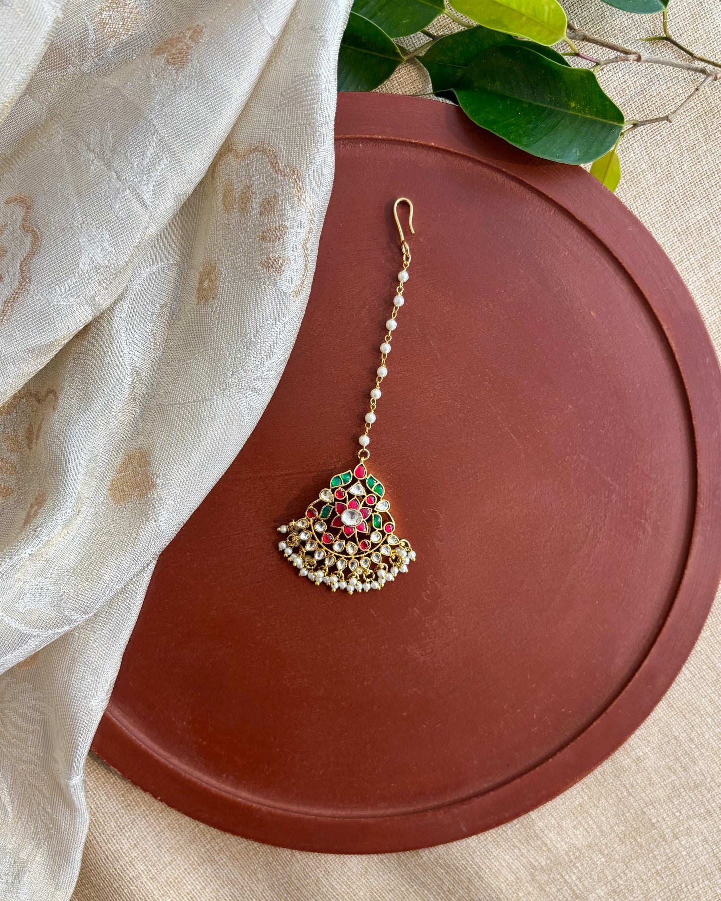 Minimal Kundan Maang Tikka with Pearl Chain | MT167