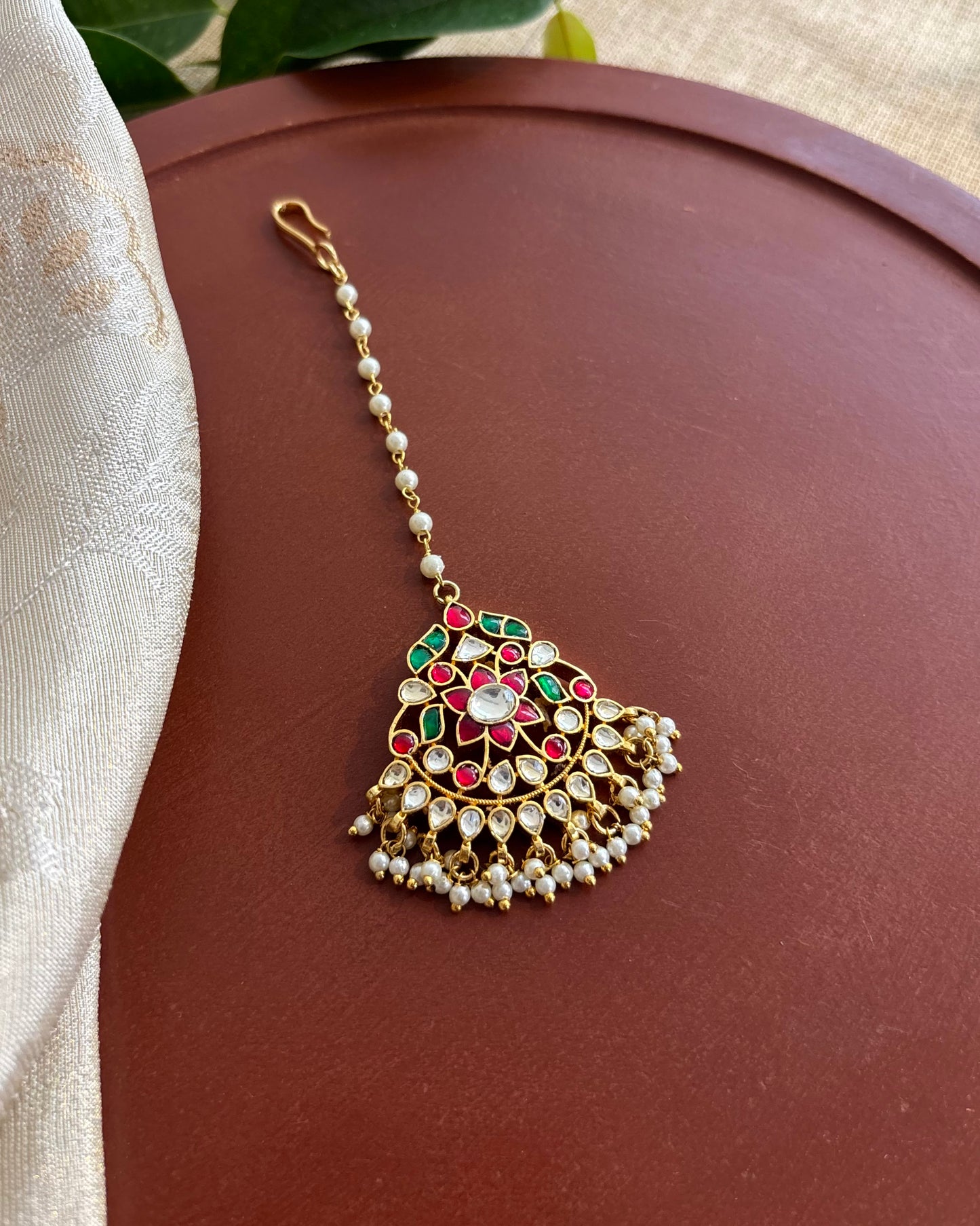Minimal Kundan Maang Tikka with Pearl Chain | MT167