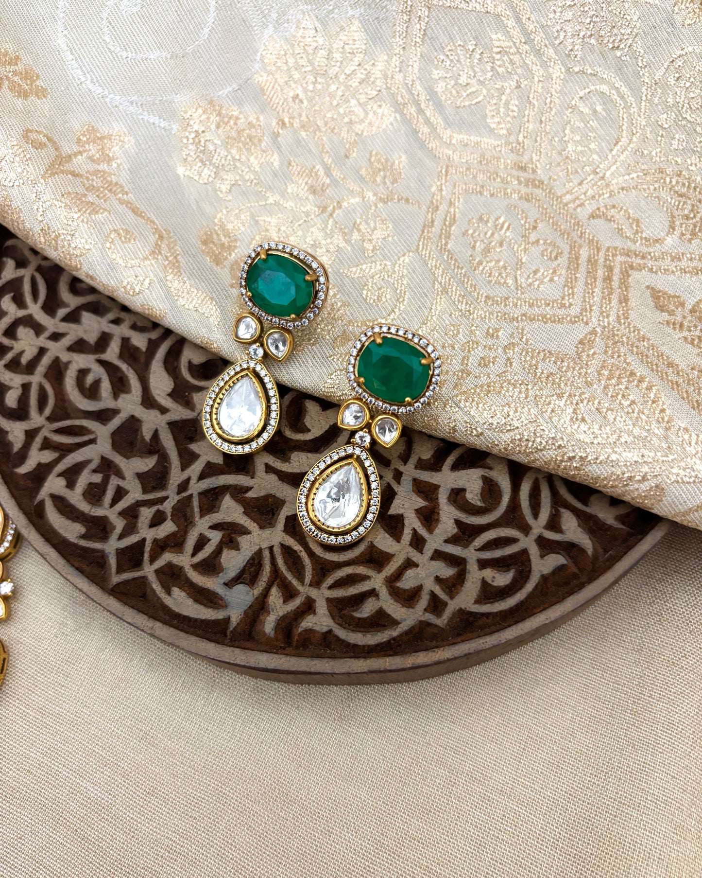 Minimal Mossanite Necklace Set with Green Stone Accent | NC116