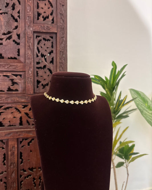 Floral Impon Choker Necklace – White | NC594