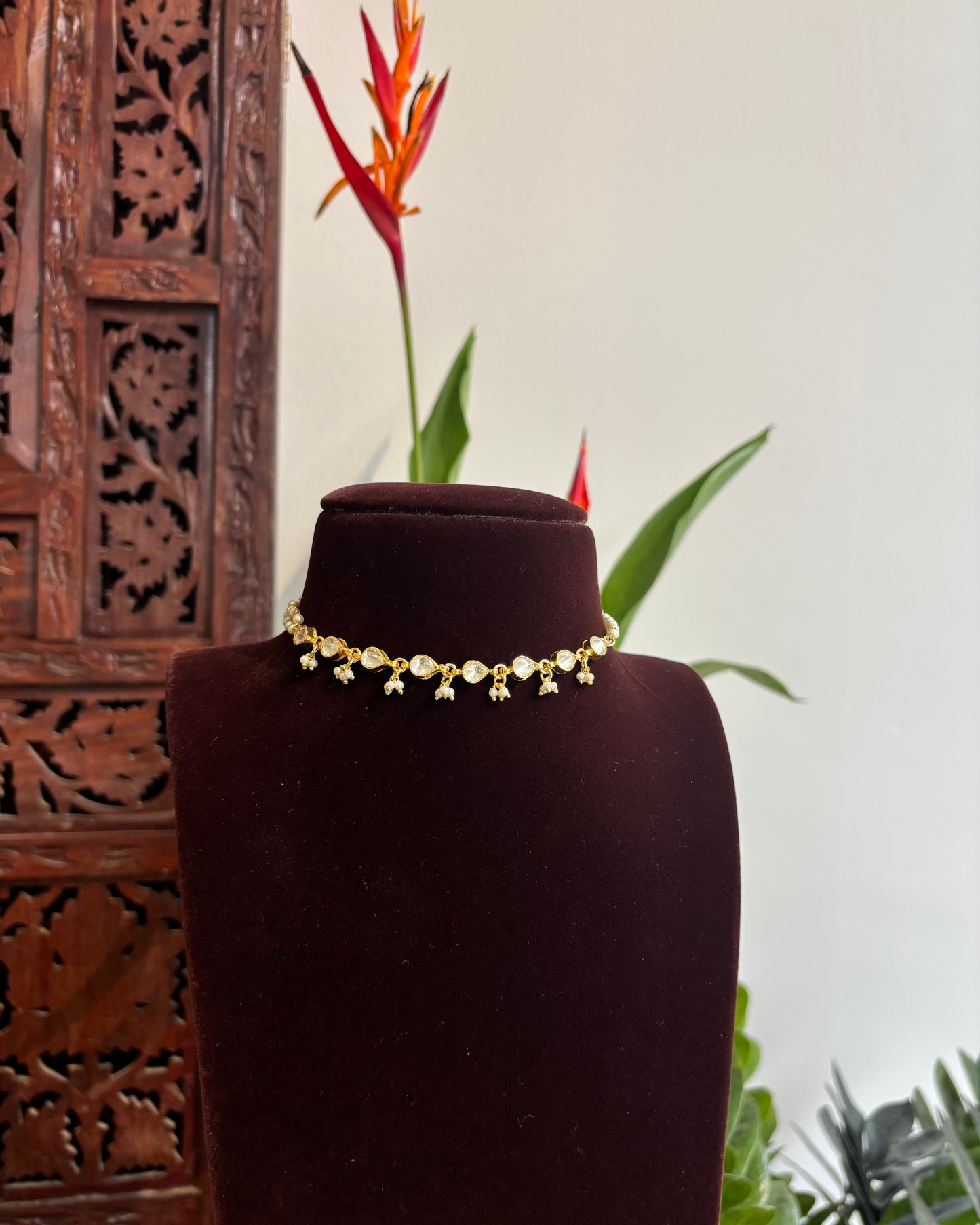 Minimal White Floral Pearl Choker Necklace | NC182