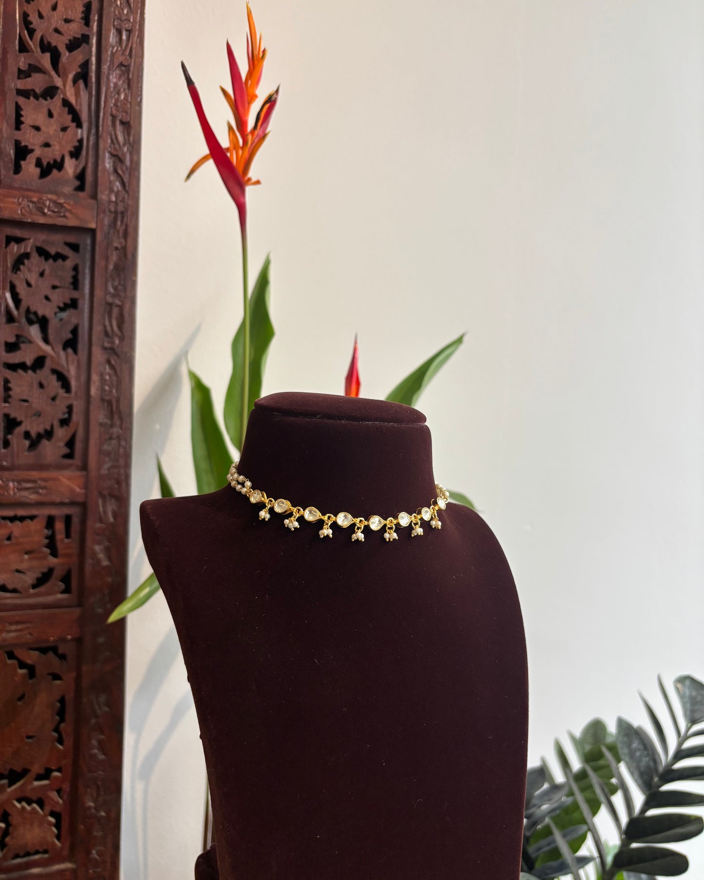 Minimal White Floral Pearl Choker Necklace | NC182