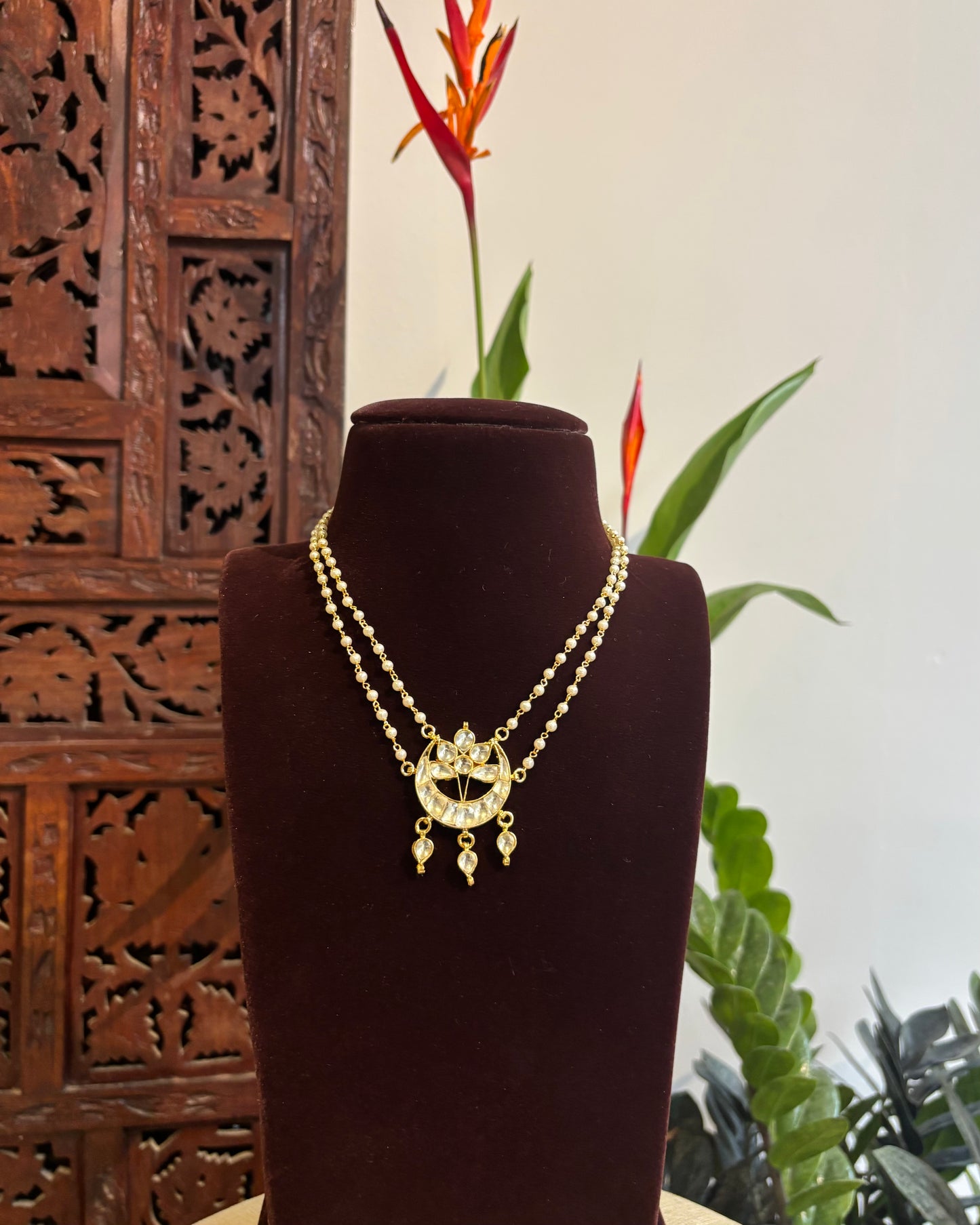 Minimal White Floral Pearl Necklace | NC183