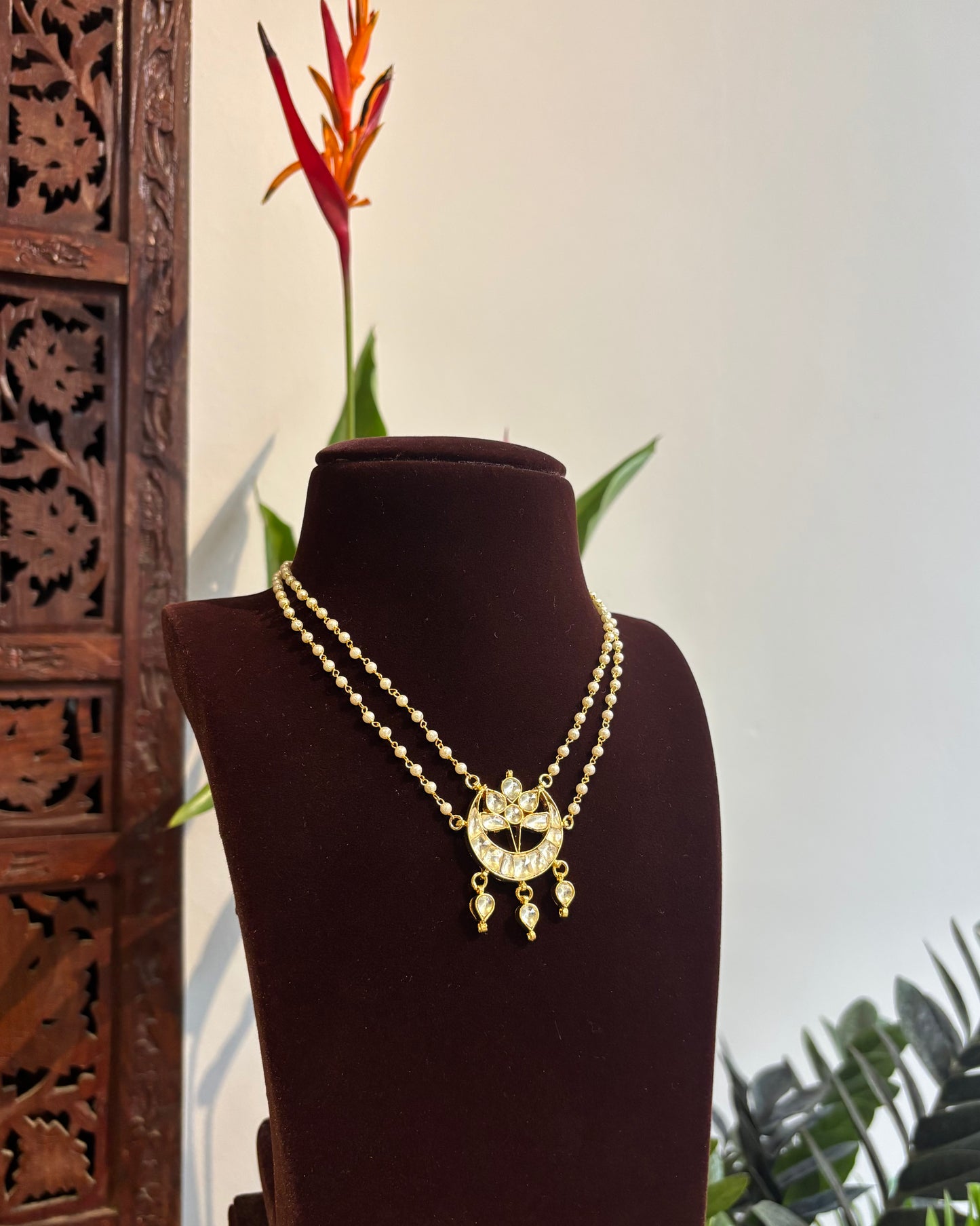 Minimal White Floral Pearl Necklace | NC183