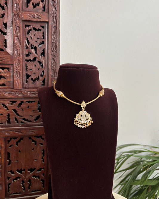 Peacock Motif Impon Pendant Attigai Necklace – Ruby & White | NC393