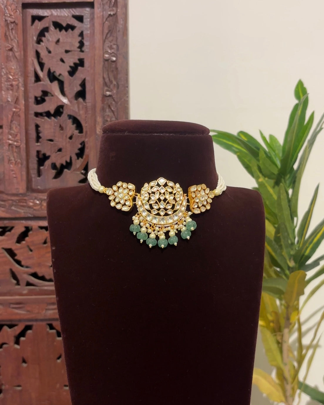 White Floral Kundan Choker with Earrings | Gold Plated | NC586