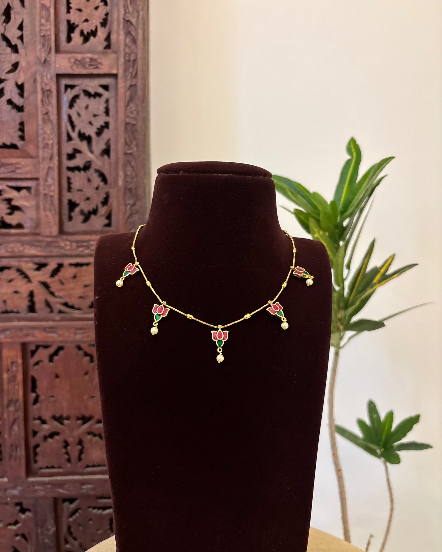 Jadau Kundan Invisible Chain Necklace with Earrings |Ruby & Green | NC597