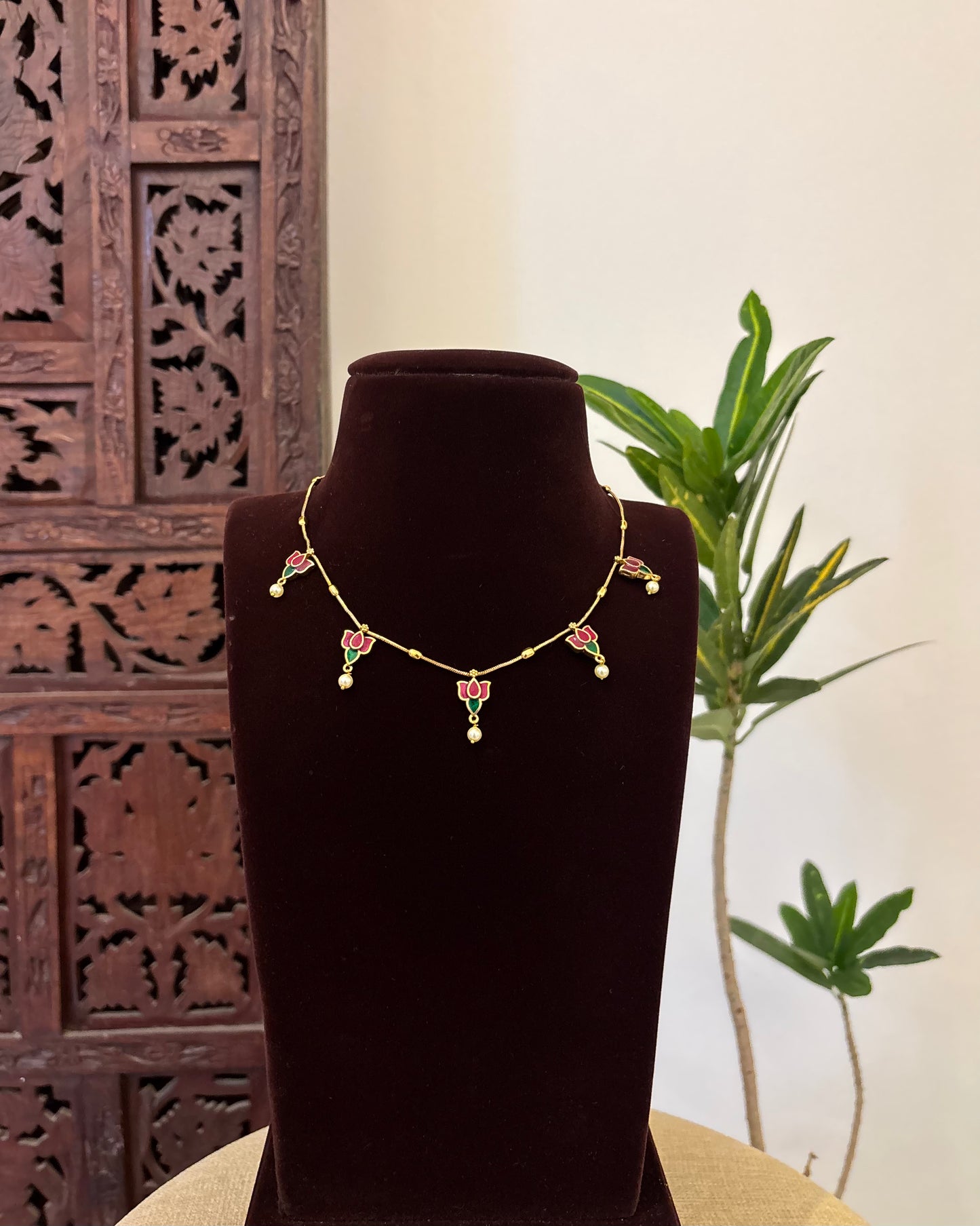 Jadau Kundan Invisible Chain Necklace with Earrings |Ruby & Green | NC597