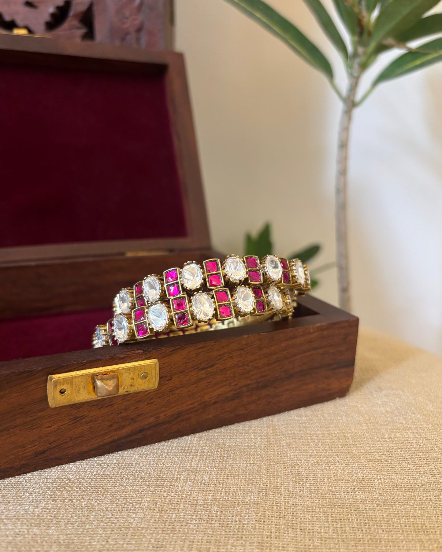 Ruby White Jadau Kundan Bangle | BA90