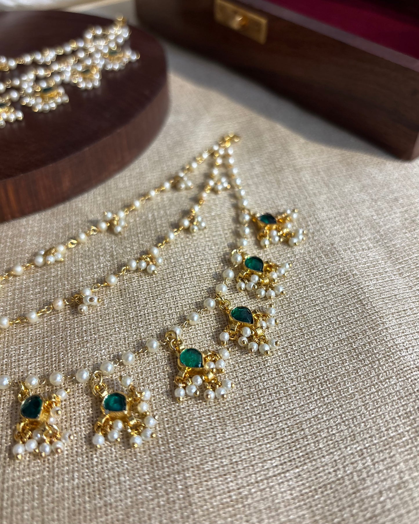 Minimal Jadau Kundan Three-Layer Pearl Ear Chain – Green & White | EC097