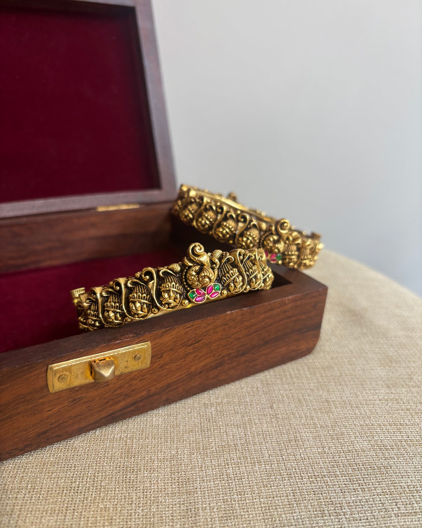 Jadau Kundan Antique Kada Bangles with Multicolor Floral Pendant | BA049