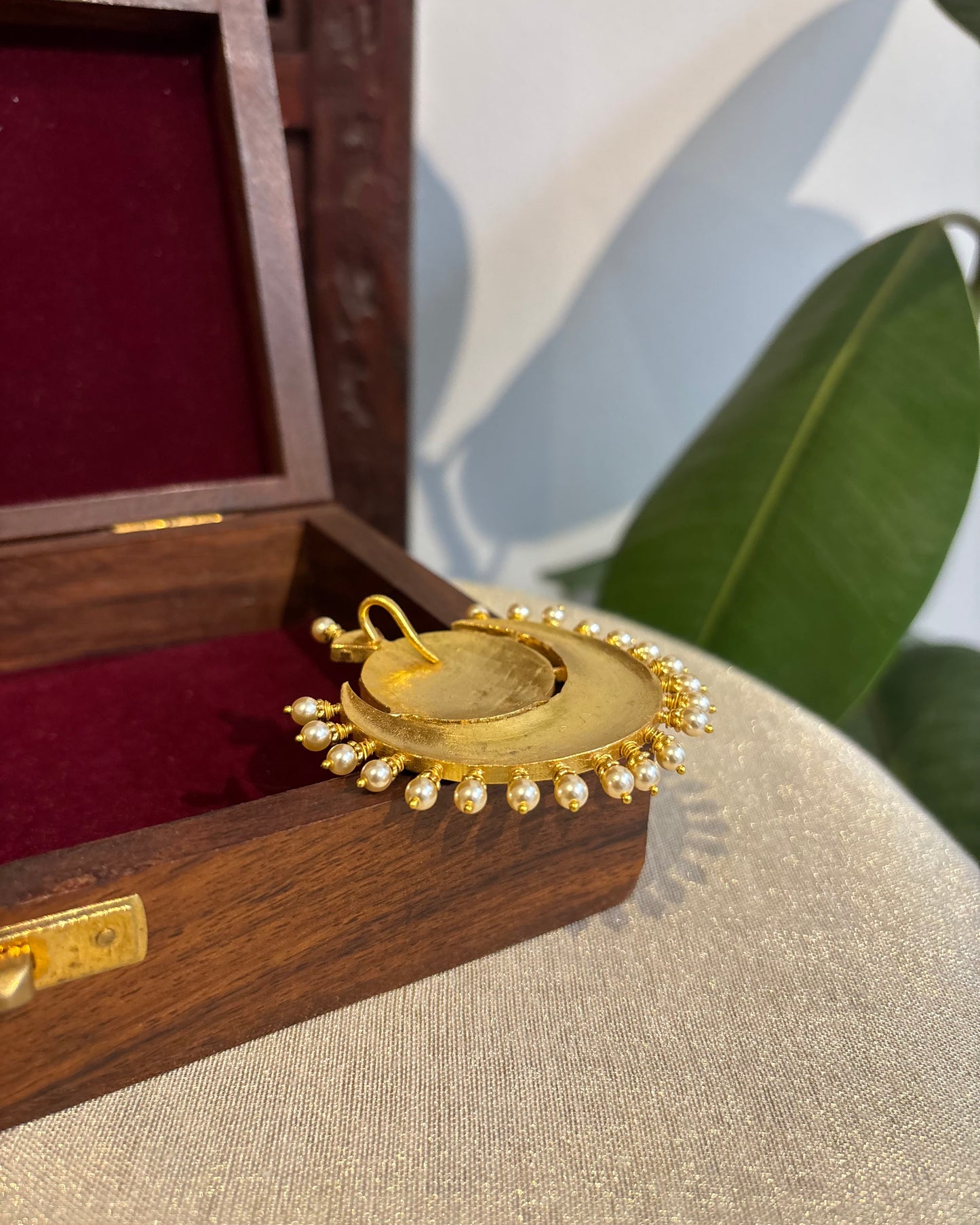 Handcrafted Round Floral Hair Pin – Jadau Kundan | HA236