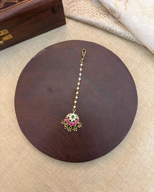 Jadau Kundan Floral Maang Tikka with Pearl Chain | MT092