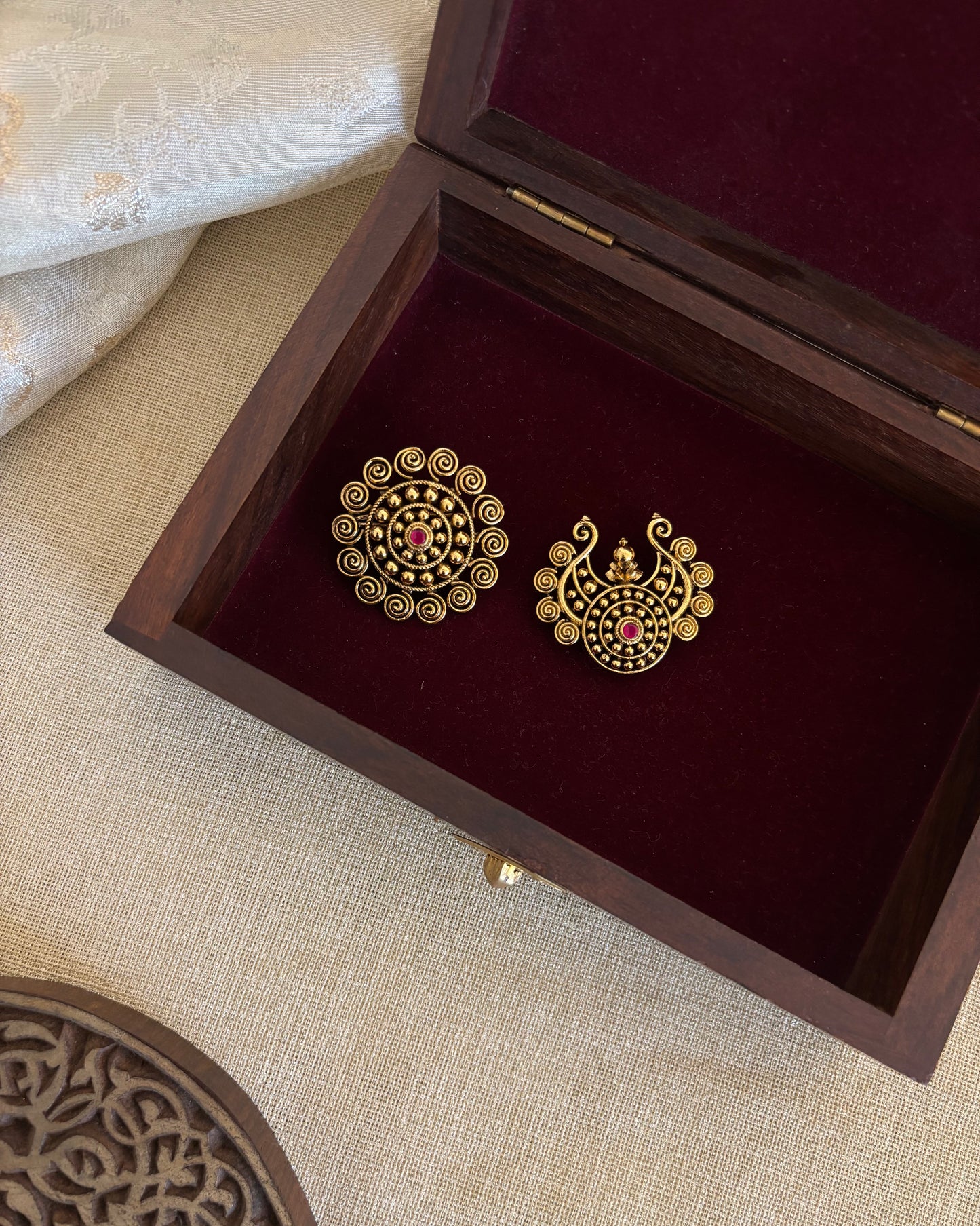 Antqiue Sun & Moon Hair Accessory – Traditional Set | HA341