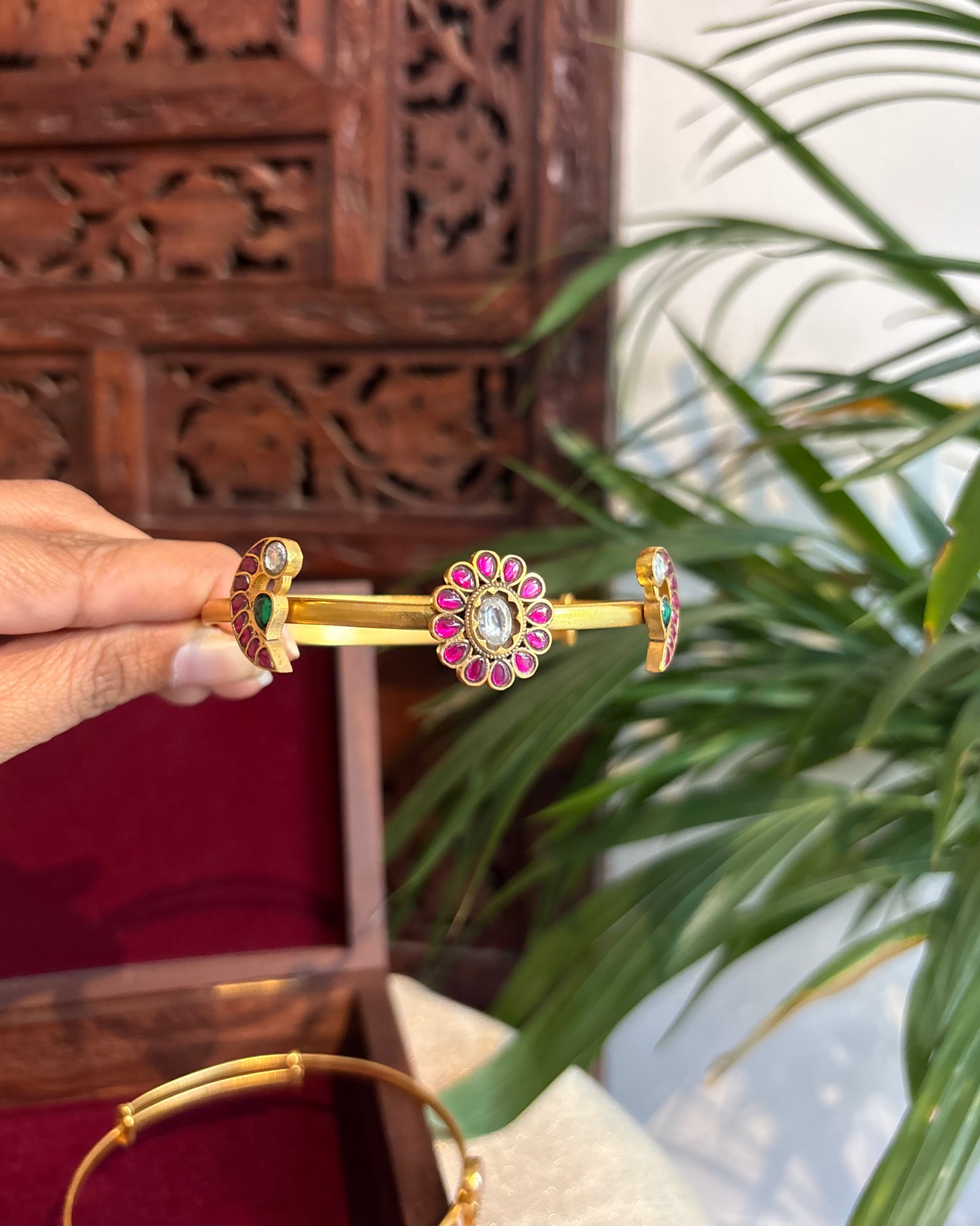 Floral Peacock Jadau Kundan Armlets – Adjustable Fit | AR004