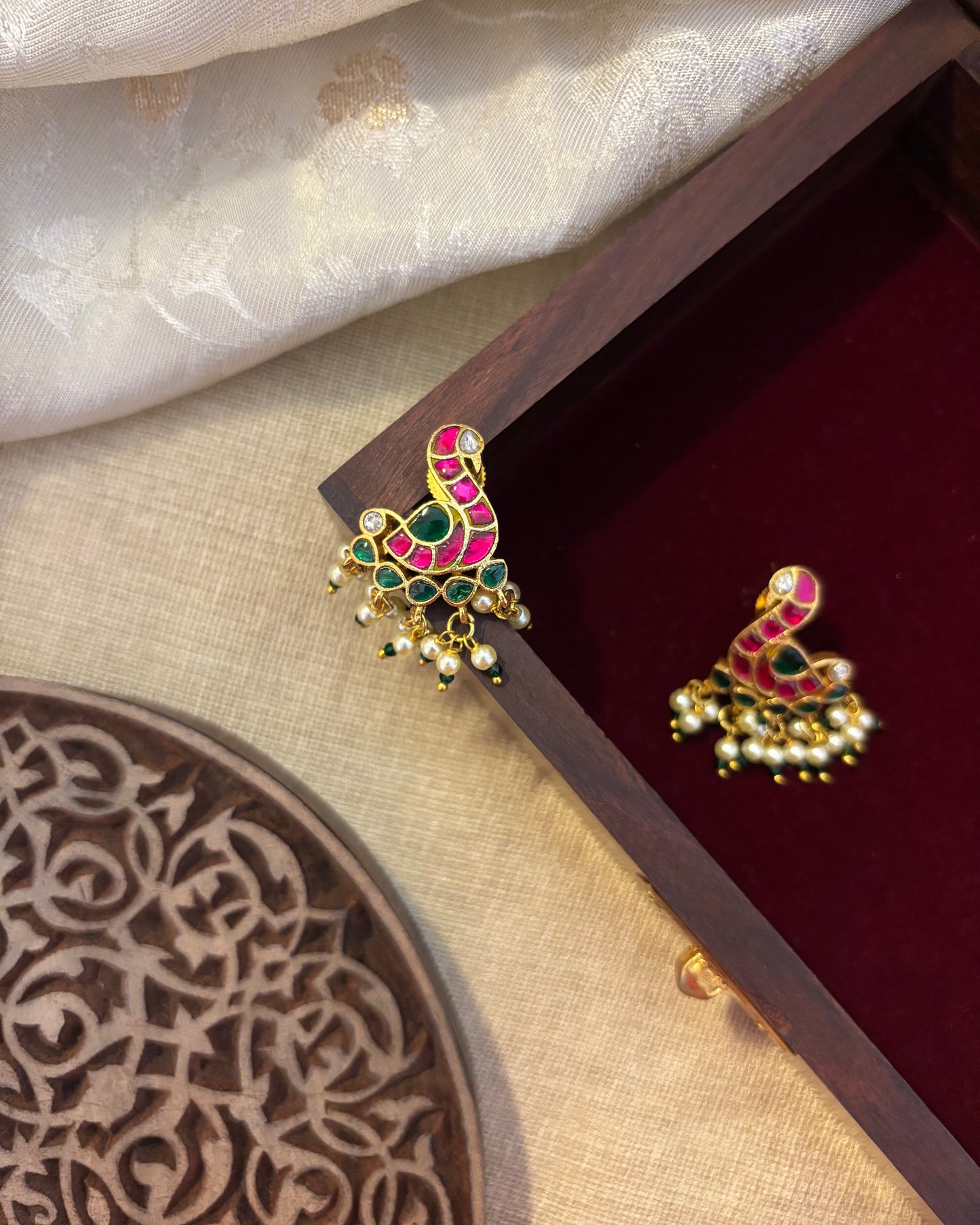 Peacock Glory: Multicolor Jadau Kundan Stud Earrings | ER092