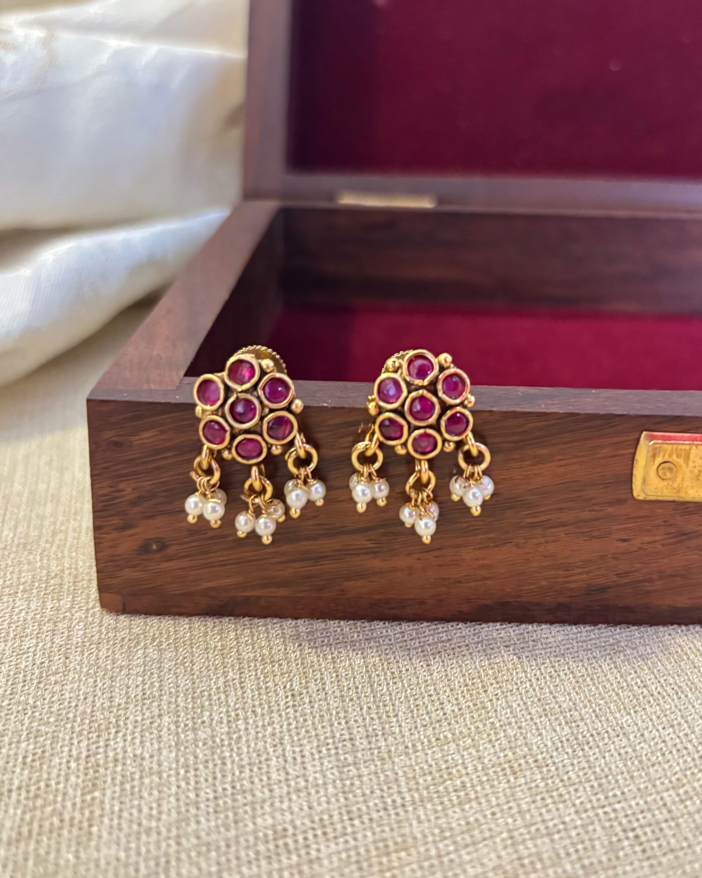 Kemp Minimal Floral Stud Earrings | ER098