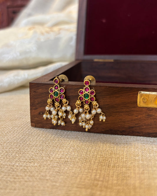 Kemp Minimal Floral Stud Earrings | ER104