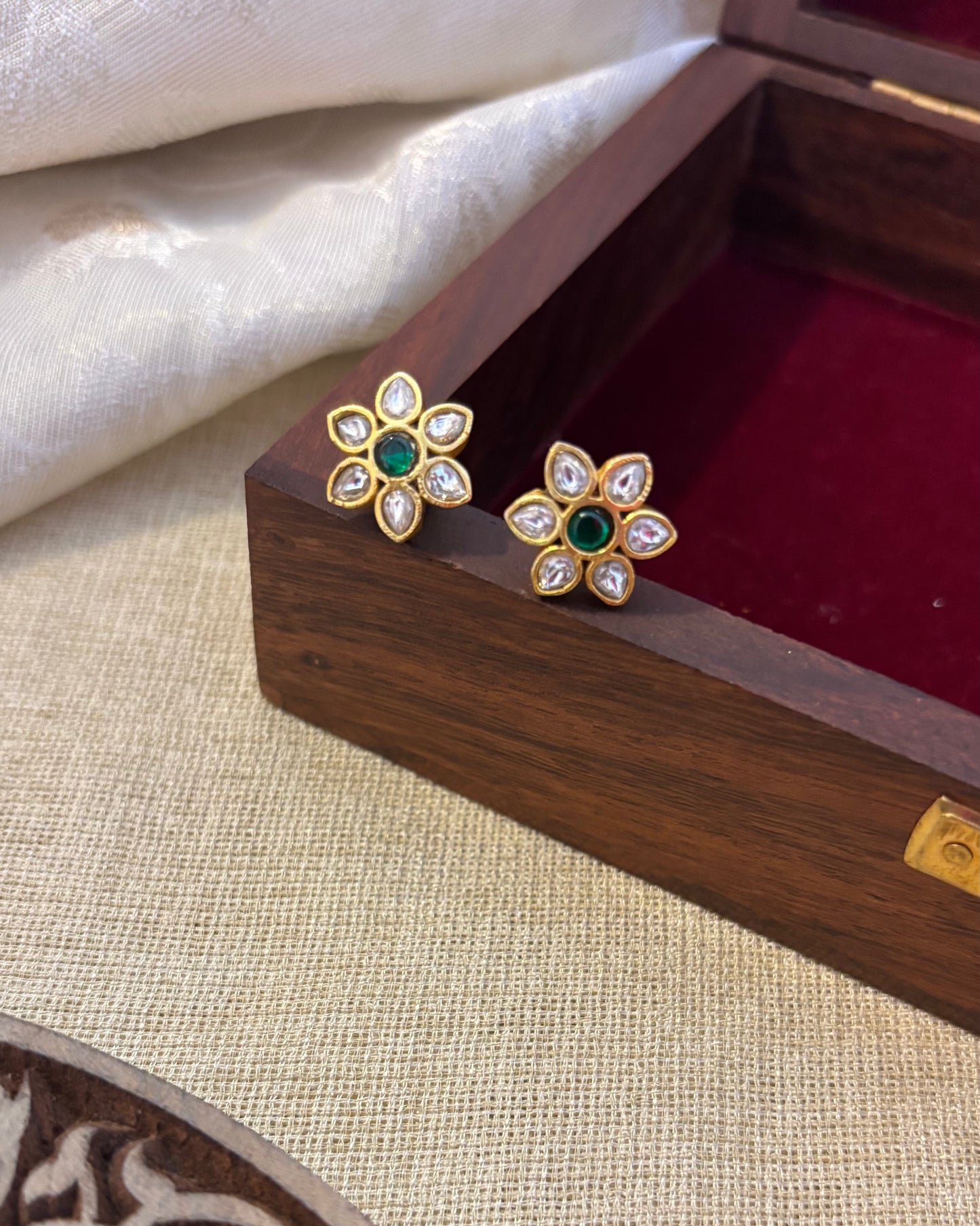 White and Green Floral Stud Earrings | ER106