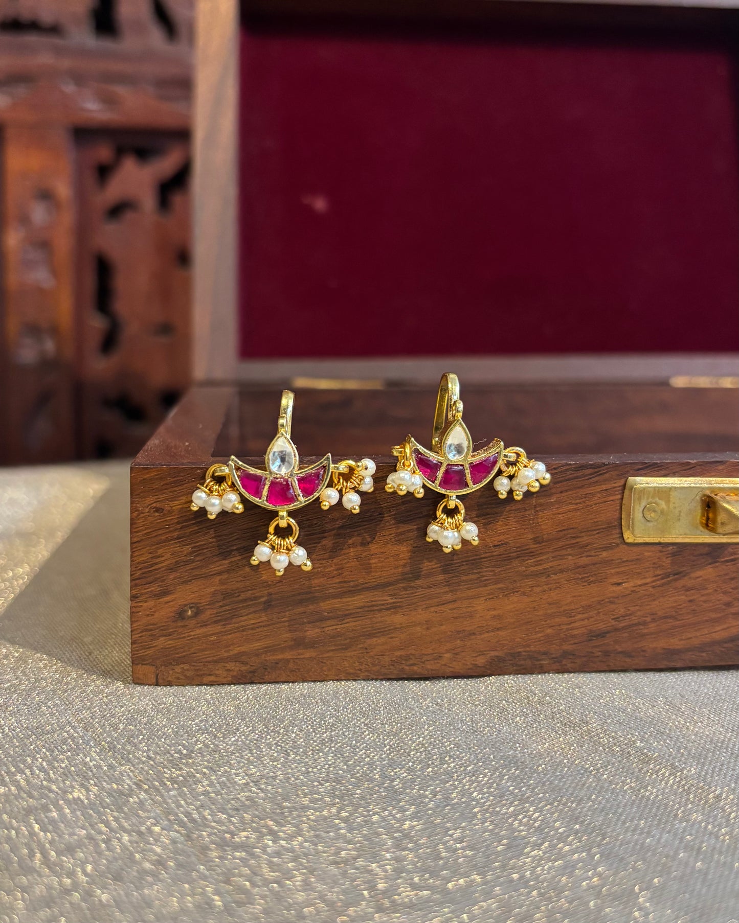 Ruby White Chand Gold-Finish Jadau Bugadi | ER161