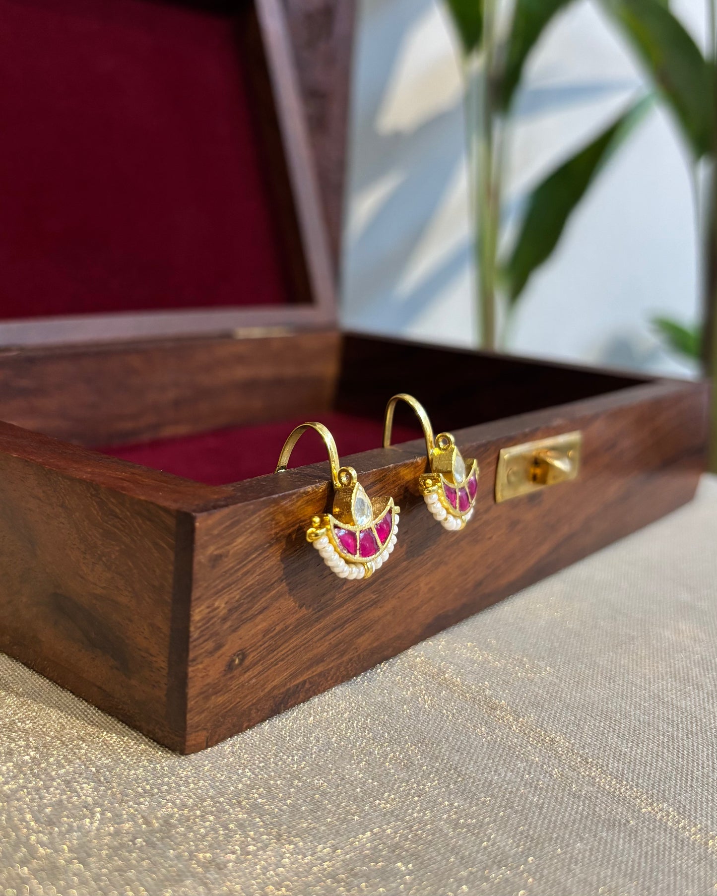 Ruby White Chand Gold-Finish Jadau Bugadi | ER164