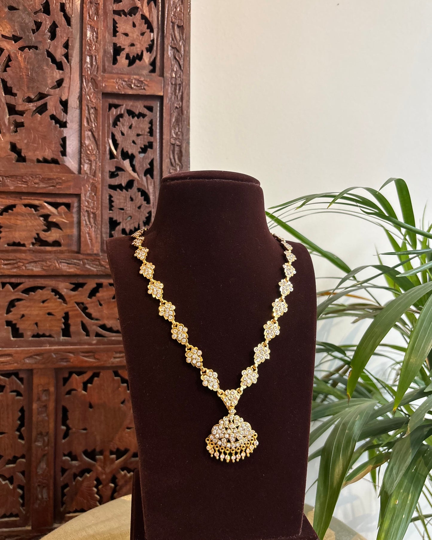 Vintage Impon Mid-Length Floral Necklace | NC314