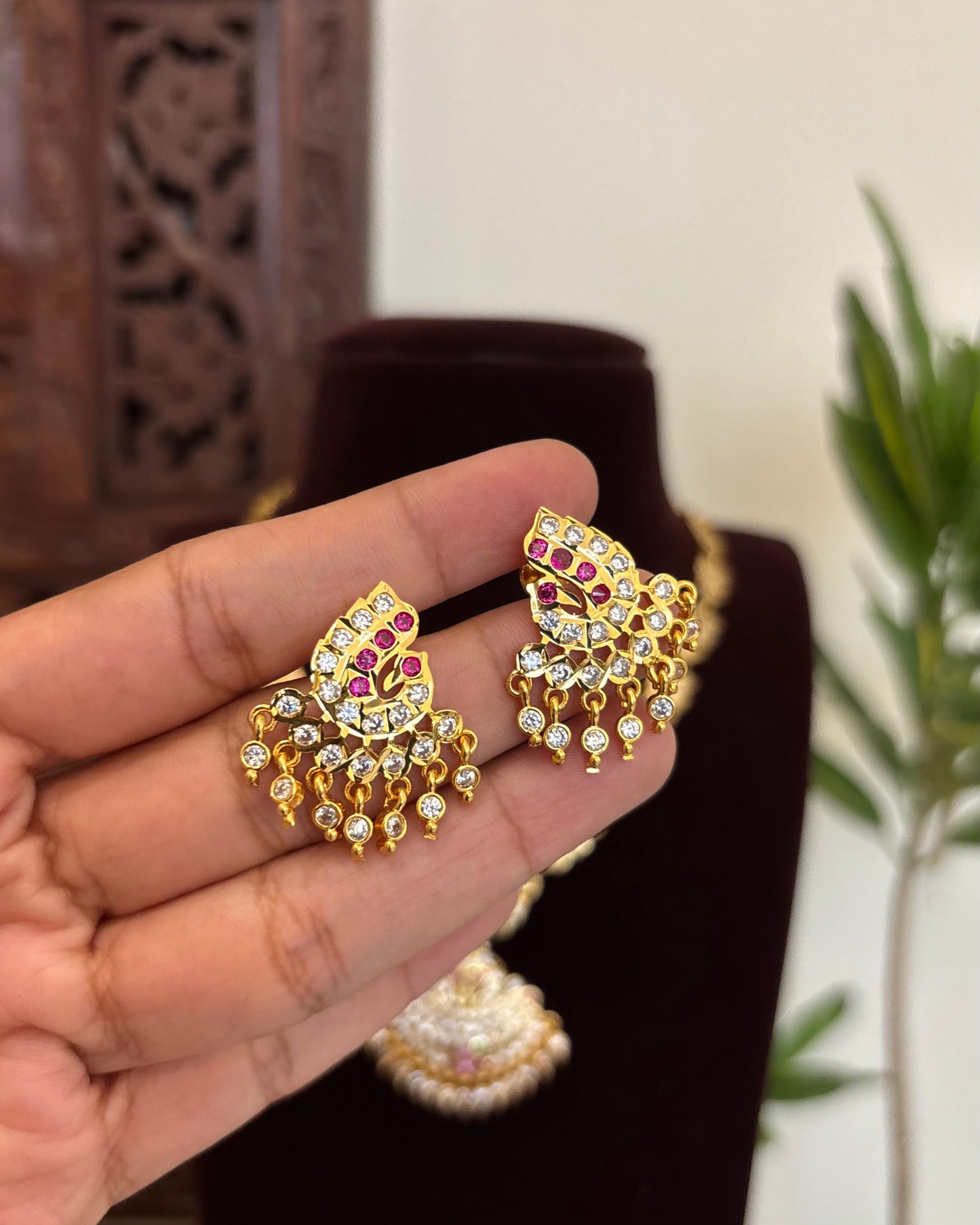 Vintage Impon Necklace With Earrings  –  Ruby & White | NC640