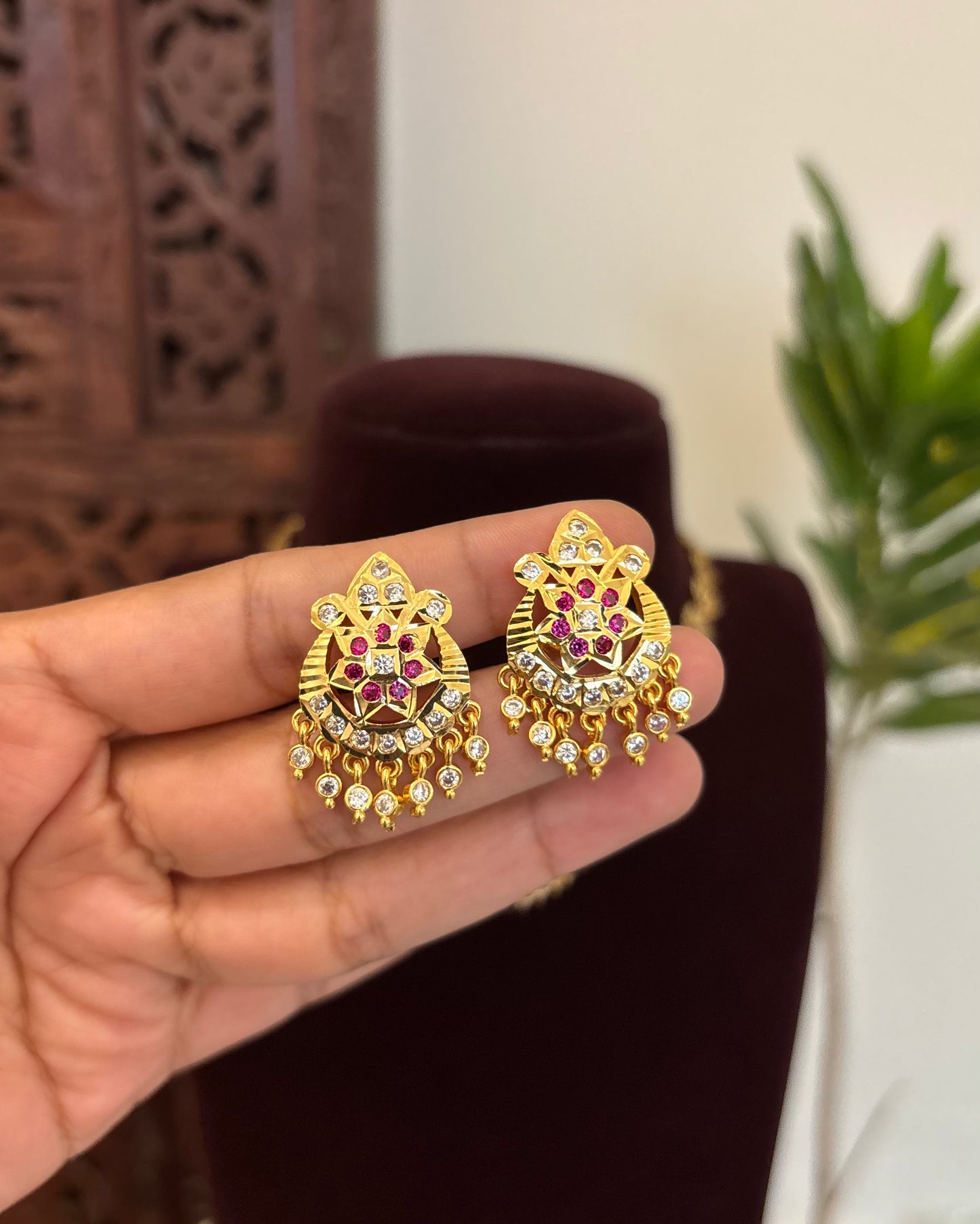 Vintage Impon Necklace With Earrings  –  Ruby & White | NC645