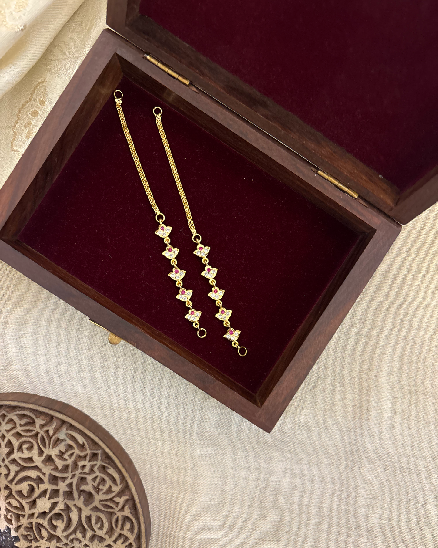Vintage Impon Straight Ear Chain –  | Ruby & White | EC186