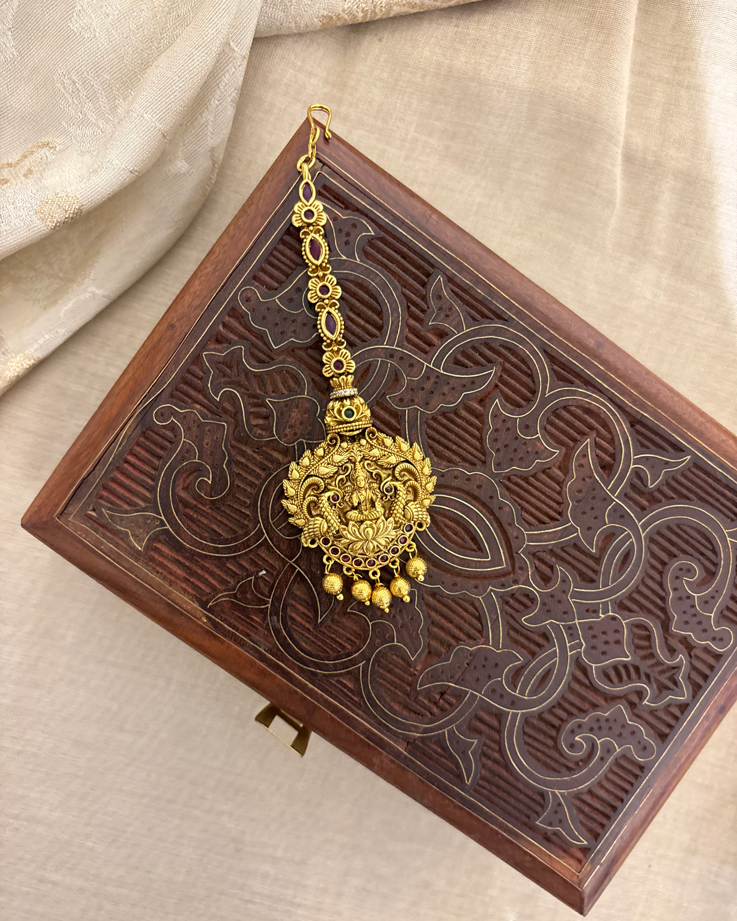 Antique Maang Tikka | Ruby & Green | MT312