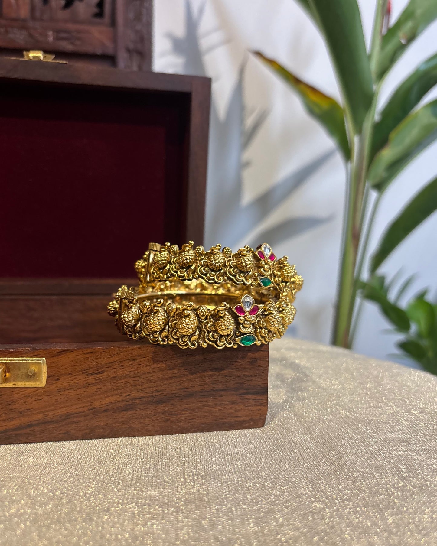 Jadau Kundan Antique Kada Bangles with Multicolor Floral Pendant | BA022