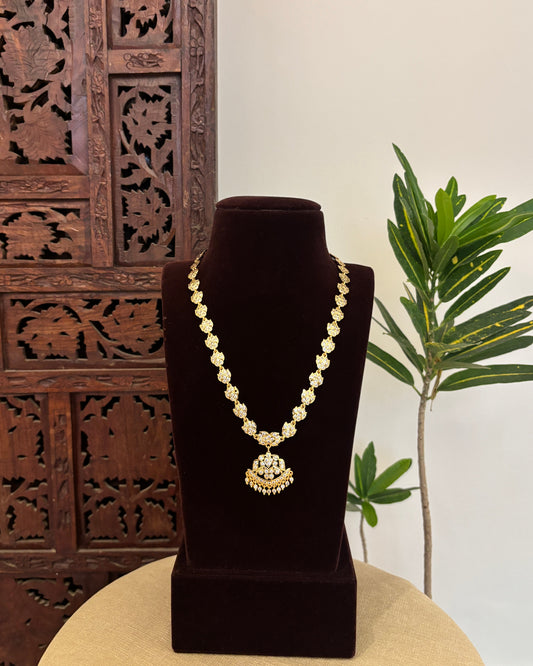 Vintage Impon Necklace With Earrings  –  White | NC647