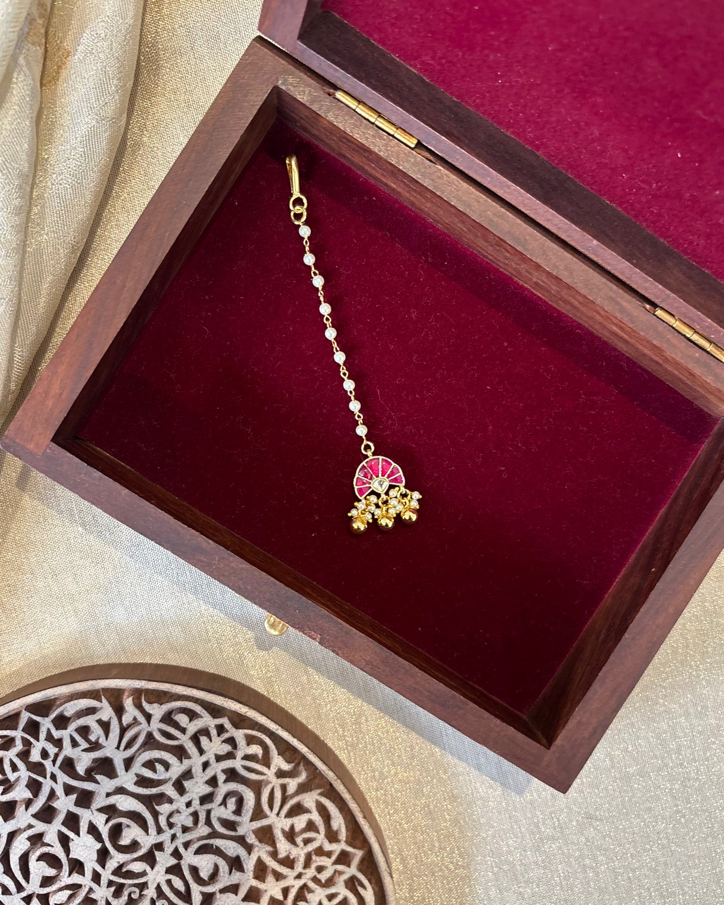 Minimal Jadau Floral Design Maang Tikka | Ruby and White | MT190