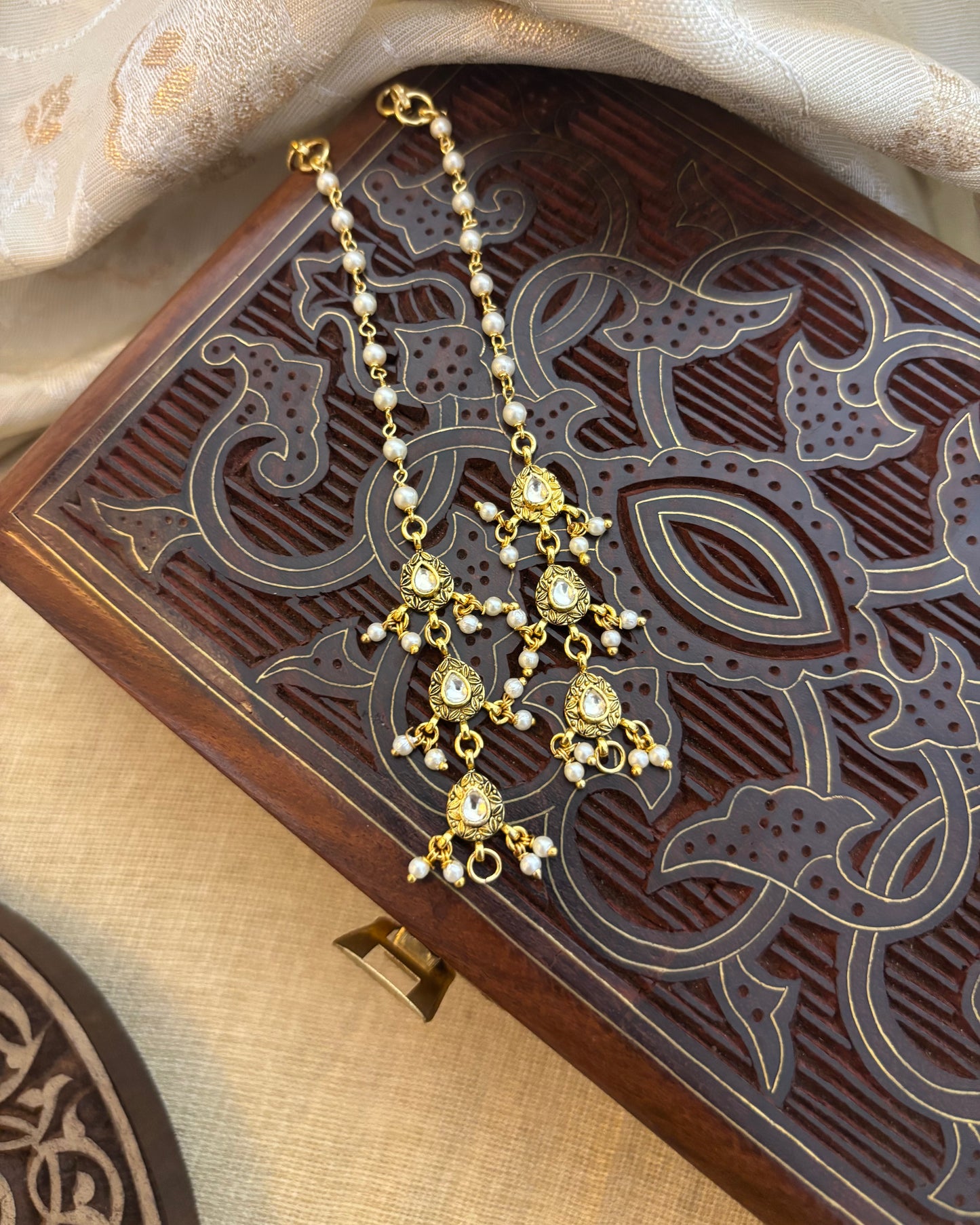 White Jadau Kundan Straight Maattal | Gold Plated Finish | EC081