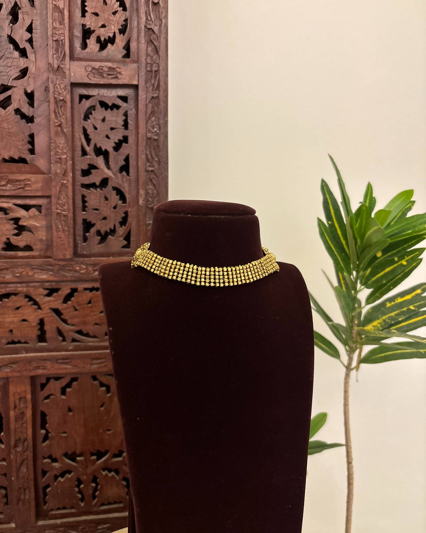 Minimalist Kemp Stone Necklace With Earrings | Contemporary Ethnic Wear | NC657