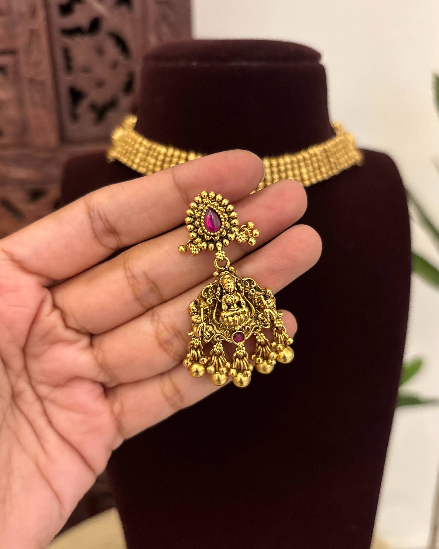 Minimalist Kemp Stone Necklace With Earrings | Contemporary Ethnic Wear | NC657