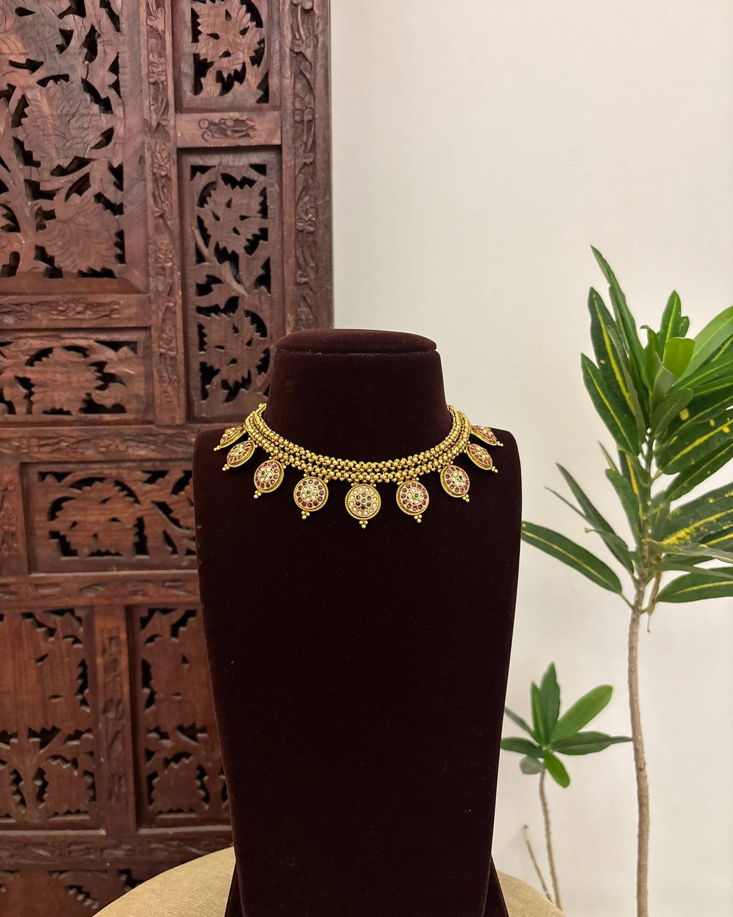 Minimalist Kemp Necklace With Earrings | Ruby & White | NC658