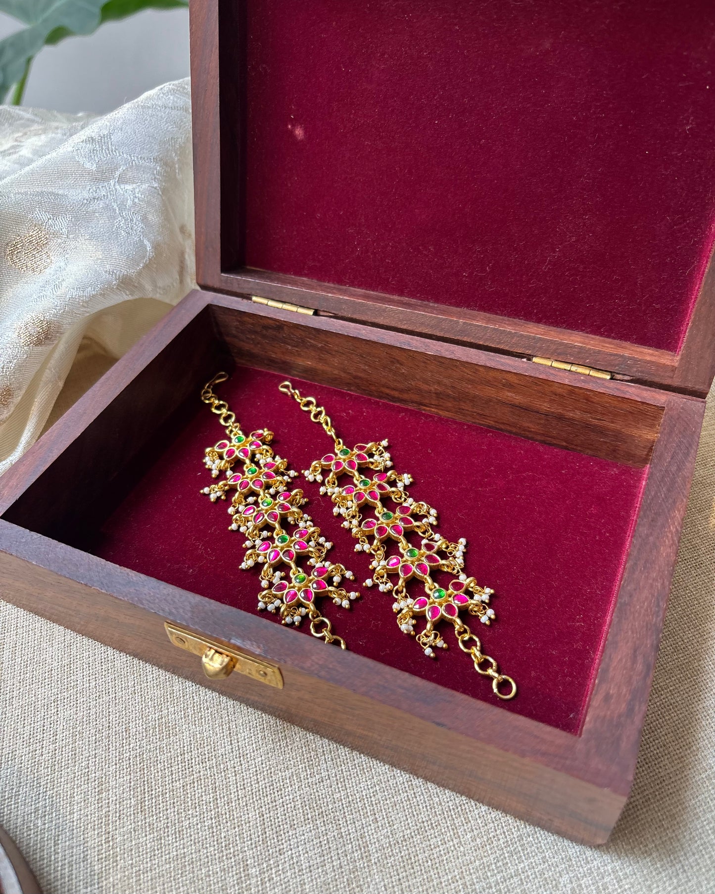 Floral Jadau Kundan Straight Ear Chain –  Multicolor | EC105